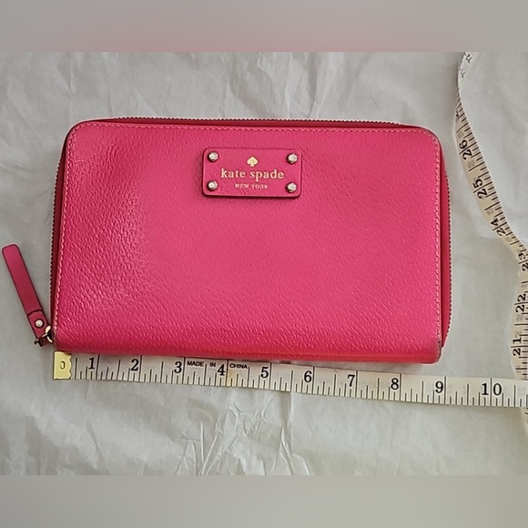 Kate Spade Large Hot Pink Wallet / Day Planner Holder 🩷🗓️✏️ - Picture 3 of 13